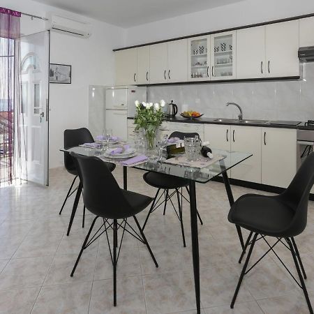 Enchanting Apartment In Ka Tel Gomilica Near Beach Kaštela 외부 사진